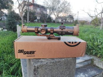 Imagen 2 de Holy Warrior TANGO6T HD 1-6x24 FDE + Sig Sauer Alpha MSR mount