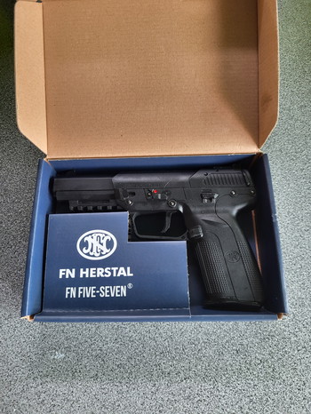 Afbeelding 2 van Cybergun five seven