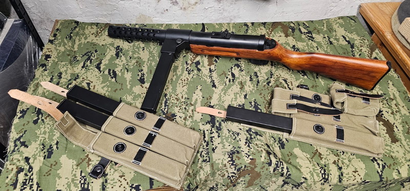 Image 1 pour Snow Wolf MP-18 full metal / real wood AEG airsoft replica