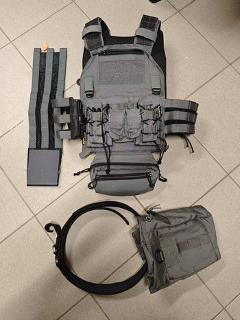 Imagen 2 de Wolf grey outfit