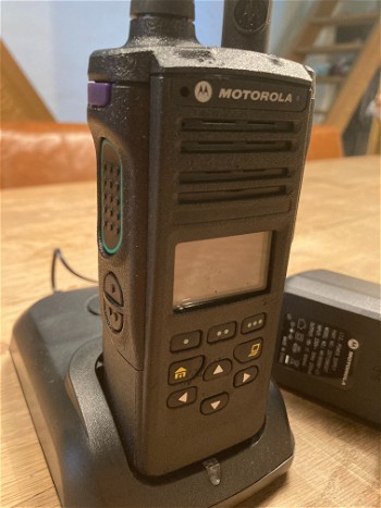 Afbeelding 2 van Motorola apx 2000 radio