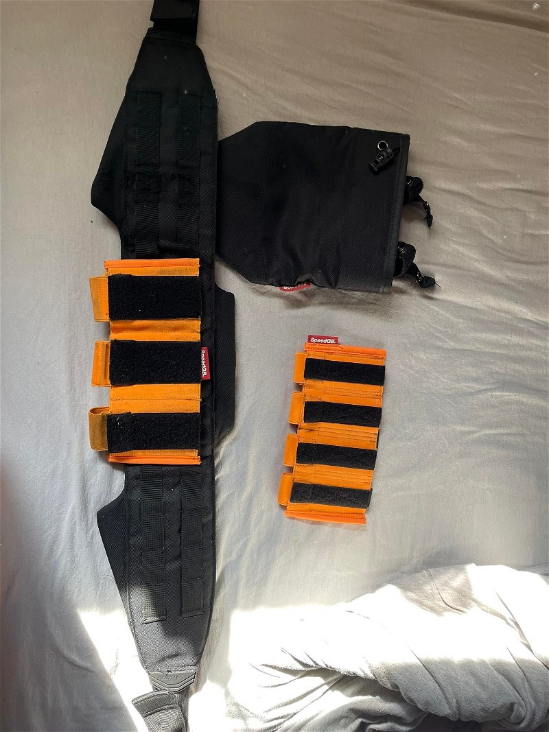 Image 1 pour Speedqb belt met 3xM4 pouch , 4xpistol pouch en een dump pouch