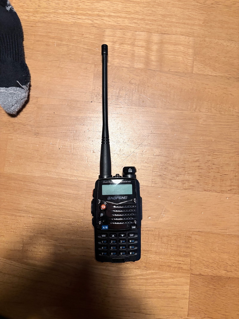 Imagen 1 de Nieuwe baofeng dual band FM transciever.