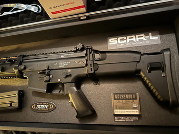 Image 2 for TOKYO MARUI NEXT-GEN SCAR-L - BLACK ZGAN met evt. accessoires