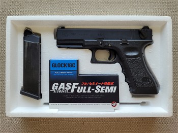 Afbeelding 4 van Custom Tokyo Marui Glock 18C with Shooters Design CNC aluminium slide and barrel kit
