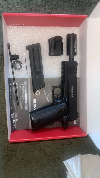 Imagen 2 de ICS BLE VULTURE GBB met green gas fles en flesje 025 bbs