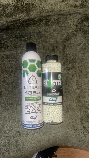 Afbeelding 3 van ICS BLE VULTURE GBB met green gas fles en flesje 025 bbs