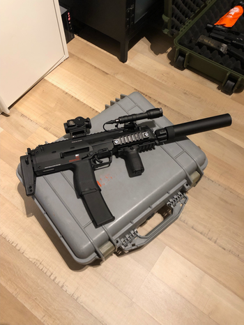 Image 4 for Gloedje nieuwe VFC MP7 met tracer suppressor te koop / te ruil