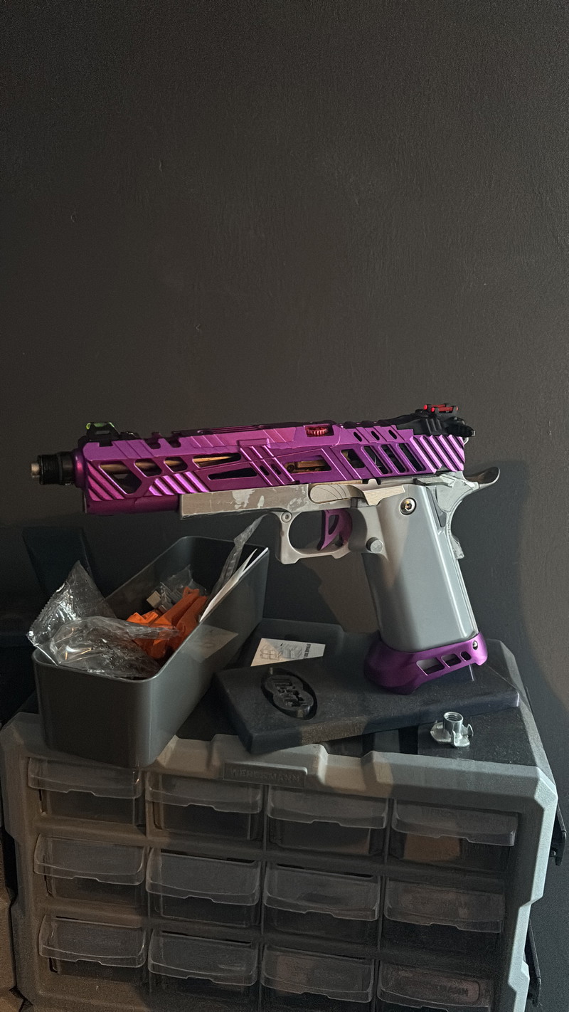 Afbeelding 1 van Custom 5.1 capa