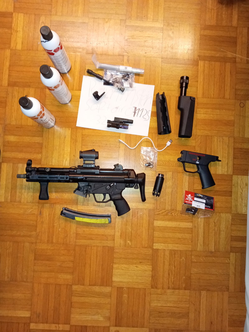 Bild 1 für Update VFC MP5 GBB V2 Complete Package + Navy Grip & Fire Selector + Tracer!