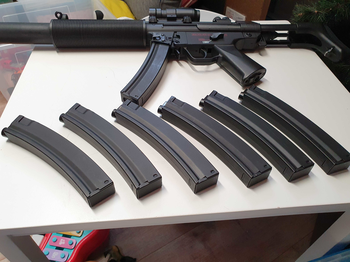 Bild 2 für Classic Army mp5 met 7 mags