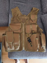 Image pour Chaleco multibolsillo color tan