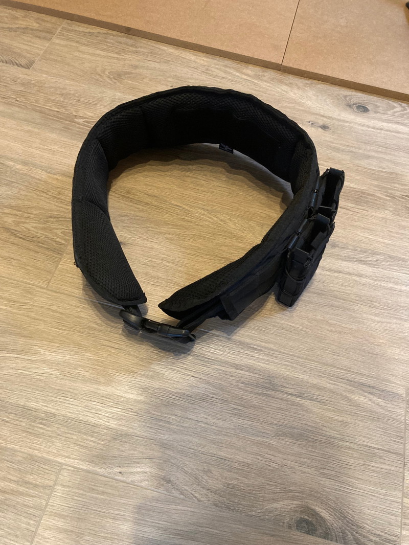 Image 1 pour belt met 2 m4 pouches