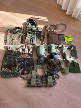 Imagen para Zéér complete airsoftset (replica, chestrig, kleding en nog véél meer!)