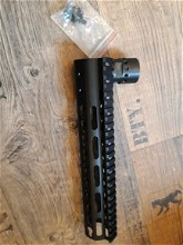 Image pour Nieuwe 9 inch keymod handguard met rail