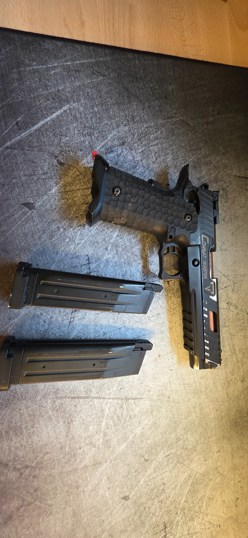 Afbeelding 1 van Combat master pistol /john wick pistol