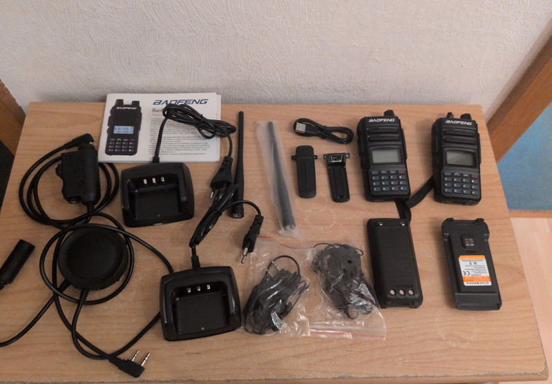 Image 1 for Baofeng P15UV - Set with Earmor PTT's