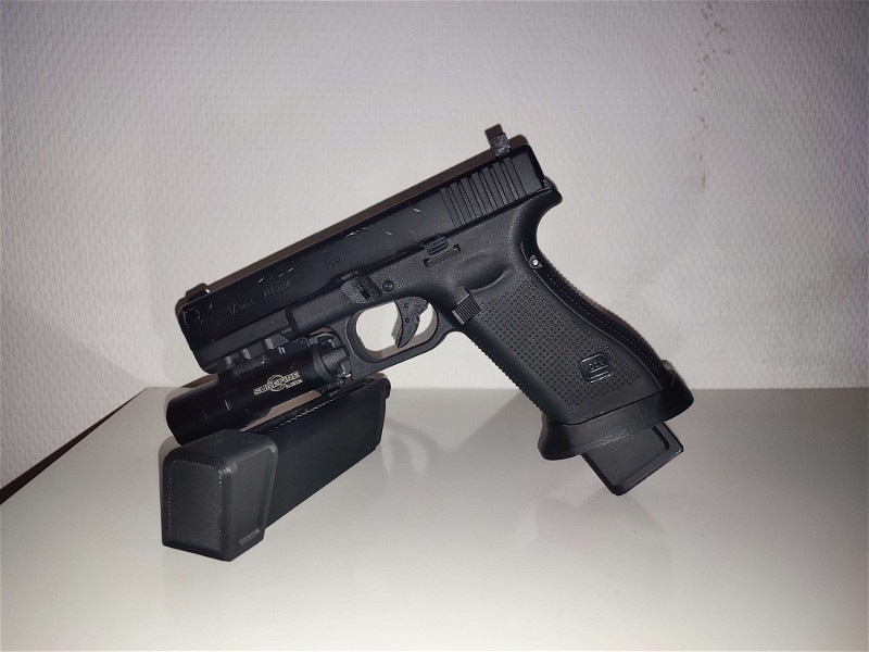 Image 1 for Magazine base plate extension for the Glock 17/19/45 WE,VFC,AAP01 and Aftermarket mags