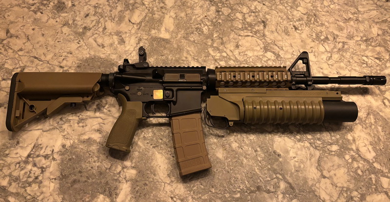 Afbeelding 1 van M4A1 + M203 | Specna Arms Edge | AEG