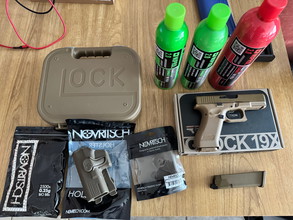 Image for Umarex Glock 19x met veel accessoires
