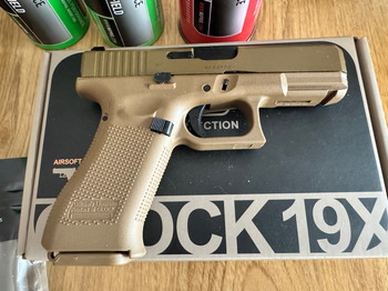 Image 3 for Umarex Glock 19x met veel accessoires