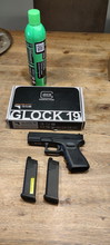 Image for Glock 19 GBB met 2 mags