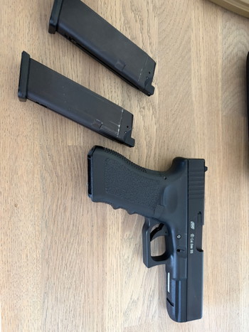 Bild 5 für Compleet Airsoft Arsenaal 1 main 2 side arms