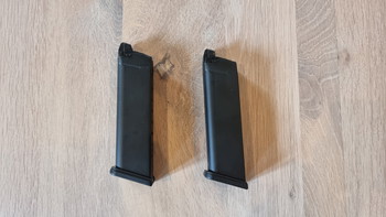 Image 2 for 2 gloednieuwe CO2 mags voor glock 17 WE