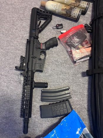 Image 4 for Airsoft aeg rifle and gas pistol with accessoires
