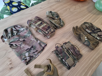 Image 2 for Multicam Pouches, balaclava, handschoenen