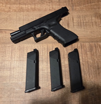 Bild 2 für Umarex Glock 17 Gen 4 + 3 Magazijnen & Holster