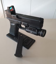 Imagen para GLOCK 17 gen 4 met light en RMR