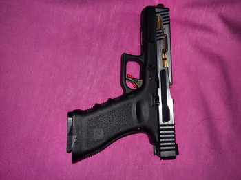 Afbeelding 2 van Te koop nieuwe pistool glock model custom