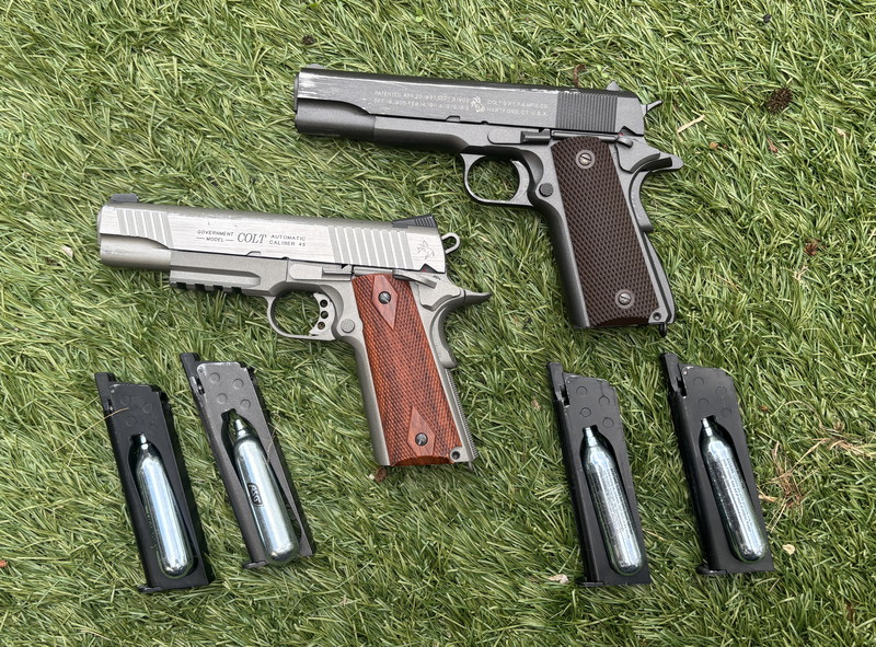 Image 1 for Cybergun Colt M1911 A1 full metal CO2 + Cybergun Colt Rail Gun Stainless CO2