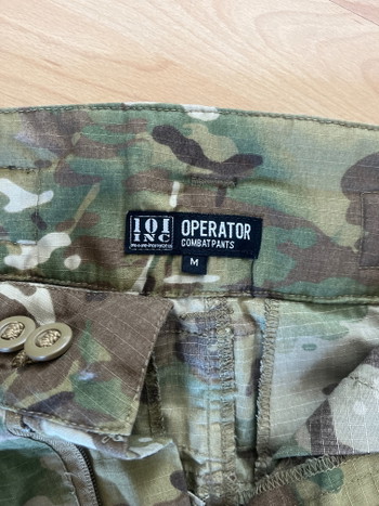 Afbeelding 2 van Te koop multi cam broek maat M en jasje maat L