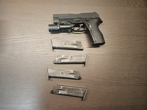 Bild für tm p226E2 met 4 magazijnen en lamp