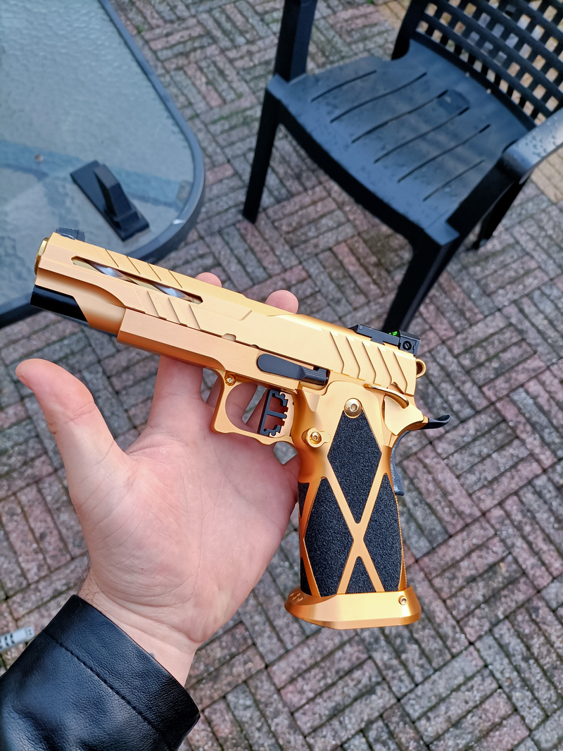 Afbeelding 1 van Custom Hi-capa high end nieuw