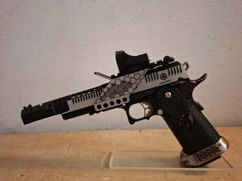 Afbeelding 2 van AW Custom HX2401 Wind Velocity Hi Capa - GBB - GREAT CONDITION