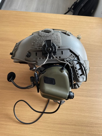 Afbeelding 2 van FMA Helmet PJ + Earmor headset