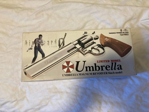 Image pour Tanaka Works Resident Evil Umbrella .44 Magnum 8 inches Gas Revolver