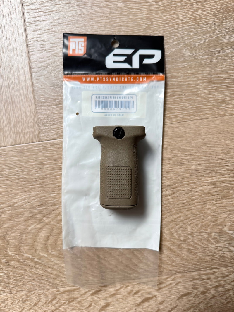 Image 1 for PTS verticale Picatinny-grip FDE