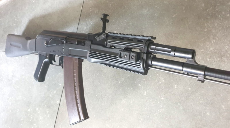 Bild 1 für Classic army AK74 met 2 mags