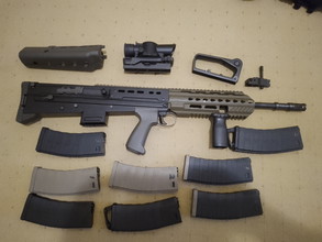 Bild für TE KOOP: G&G L85 A2 full metal met 8 G&G midcaps en accessoires (zie foto)