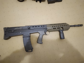 Imagen 2 de TE KOOP: G&G L85 A2 full metal met 8 G&G midcaps en accessoires (zie foto)