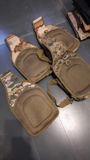 Image 2 for 4x schattige dames tasje in bloemetjes of blokjes motief (made in china) 100% nieuw met draagriem.