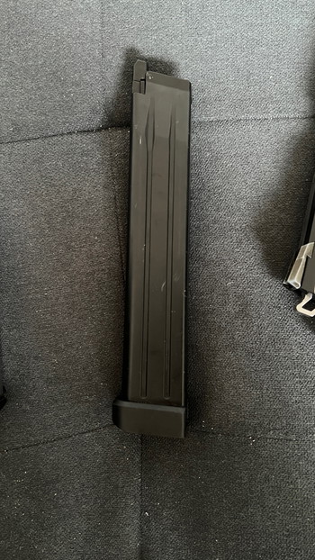 Image 4 for TOKYO MARUI HI-CAPA 4.3 DUAL STAINLESS GBB met mags en holster