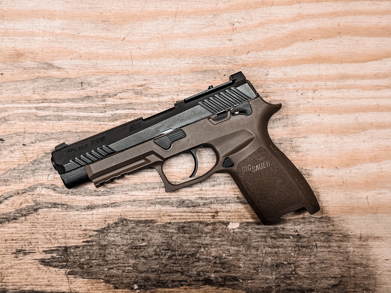 Image 1 pour SIG M17 (lees beschrijving)