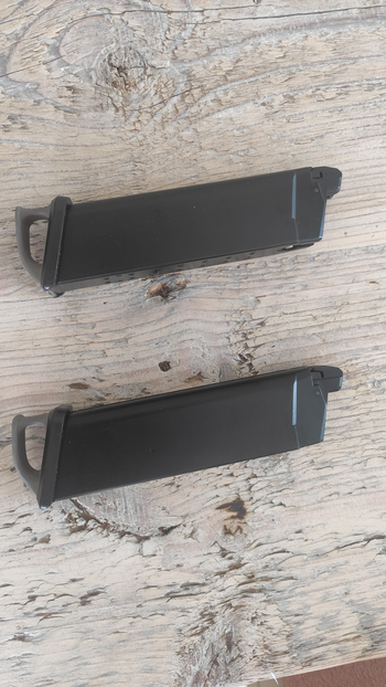 Image 2 pour 2x Glock 17 Gen 3 co2 mags met baserpotectors