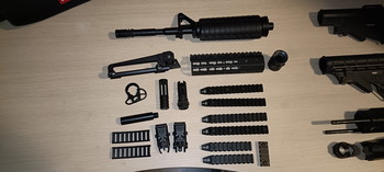 Afbeelding 3 van Peq box, lamp, stock, handguard, barrel, mags,