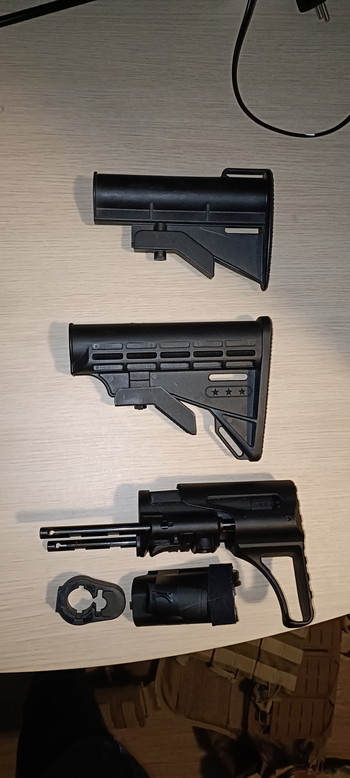 Afbeelding 5 van Peq box, lamp, stock, handguard, barrel, mags,